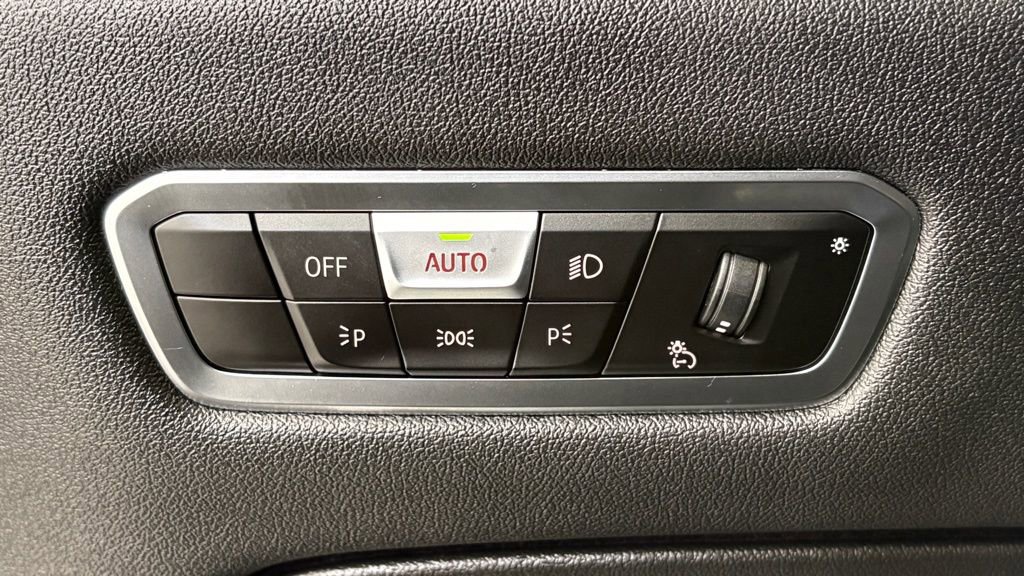 Used 2023 BMW X7 xDrive40i AWD/4WD image 41