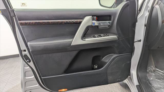 Used 2015 Toyota Land Cruiser AWD/4WD image 9