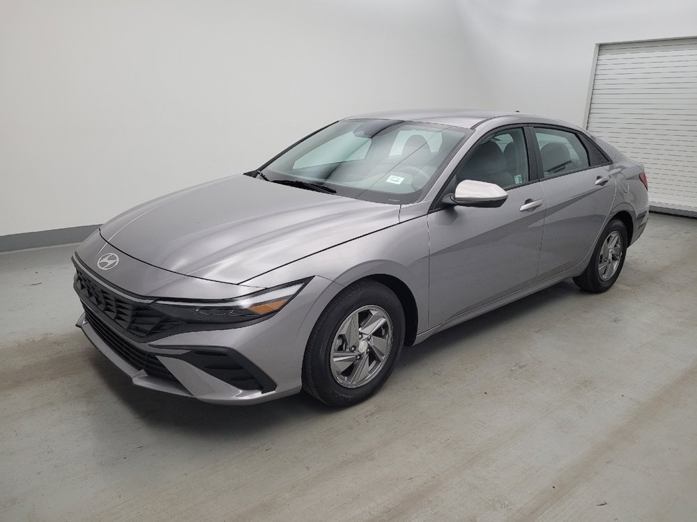 Used 2025 Hyundai Elantra SE FWD image 2