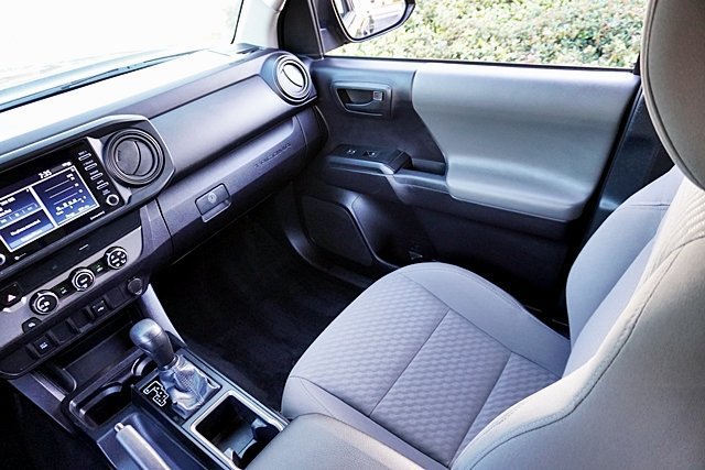 Used 2021 Toyota Tacoma SR w/ SR Convenience Package RWD image 31