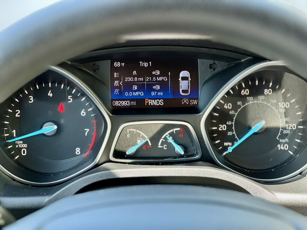 Used 2017 Ford Escape SE w/ Equipment Group 201A FWD image 21