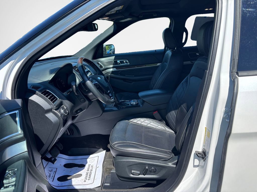 Used 2018 Ford Explorer Platinum AWD/4WD image 12
