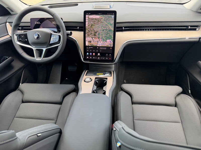 New 2026 Volvo EX90 Plus AWD/4WD image 5