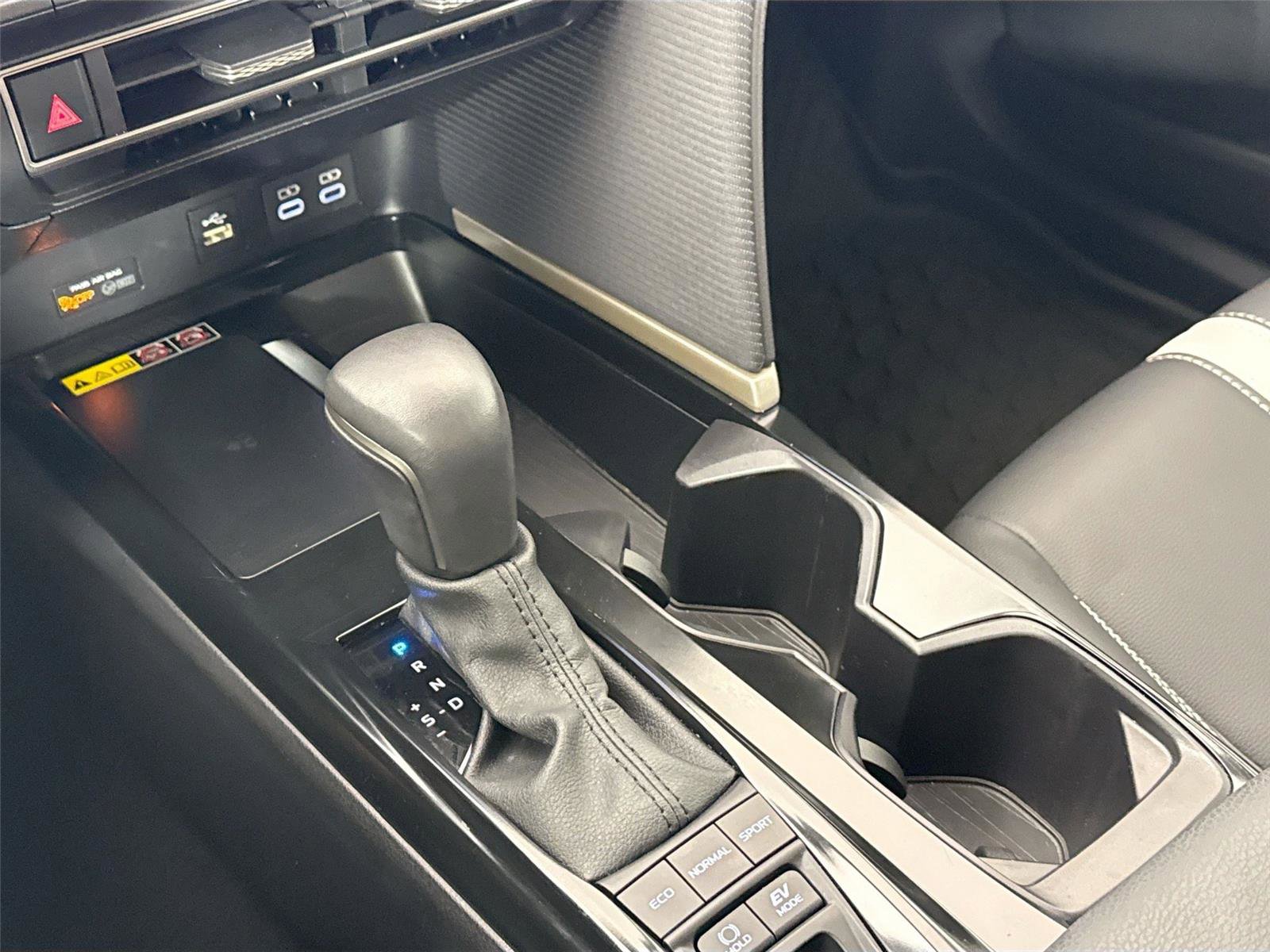 Certified 2025 Toyota Camry SE w/ Convenience Package image 27