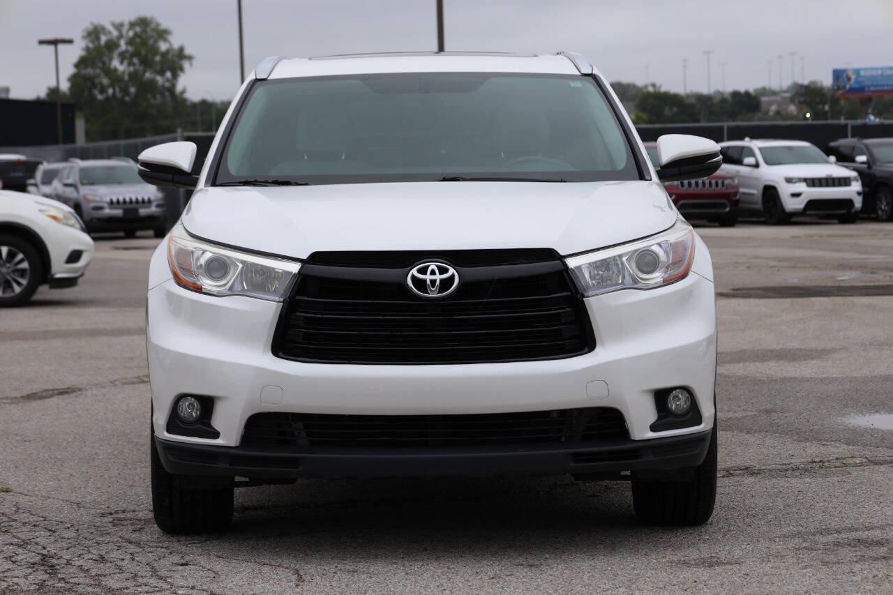 Used 2016 Toyota Highlander XLE AWD/4WD image 2