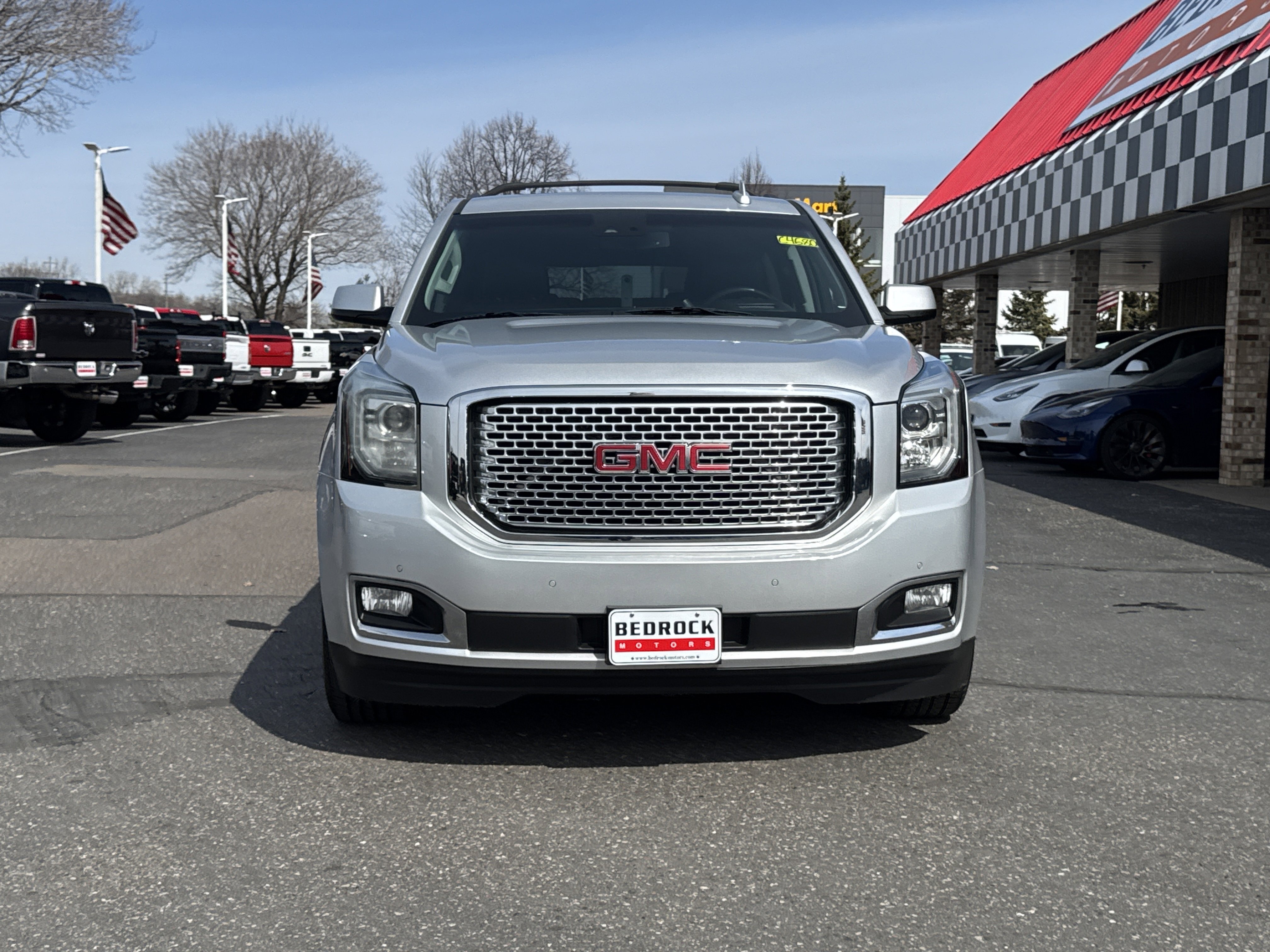 Used 2016 GMC Yukon XL Denali w/ Open Road Package AWD/4WD image 2