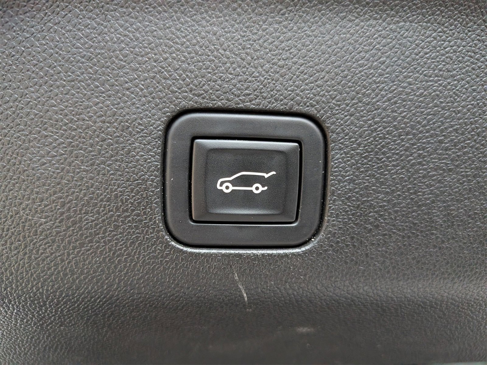 Used 2023 Chevrolet Tahoe LT w/ Luxury Package image 33