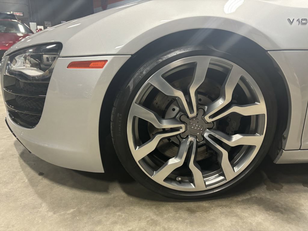 Used 2011 Audi R8 V10 image 22