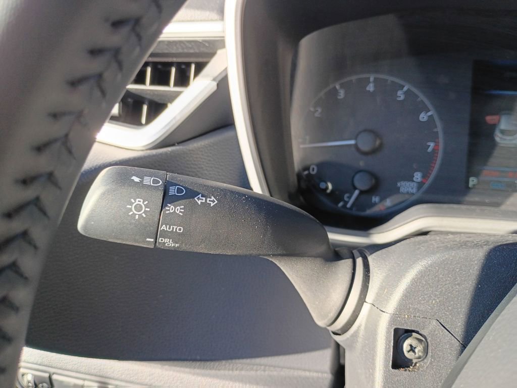 Used 2025 Toyota Corolla SE image 22