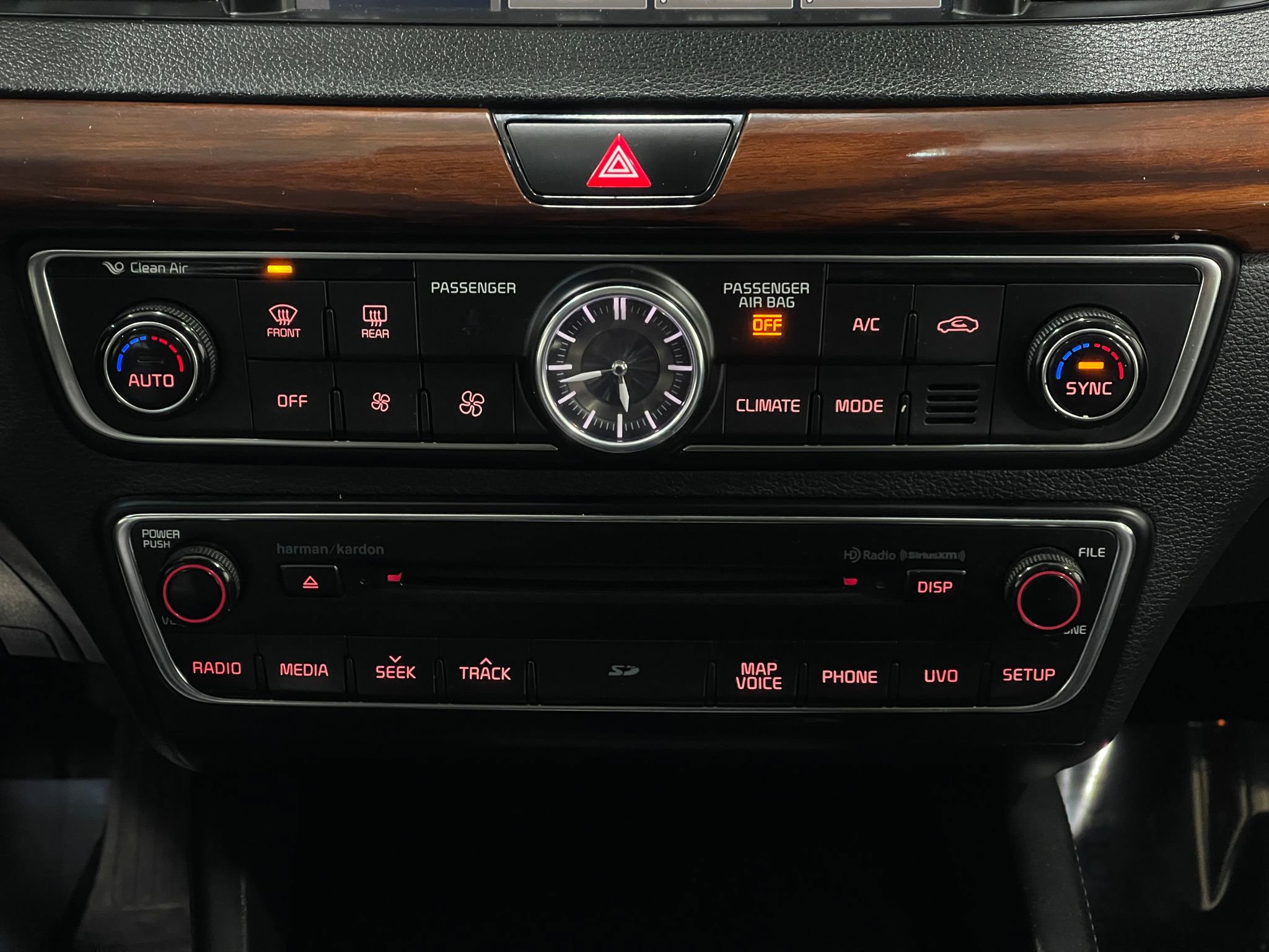 Used 2018 Kia Cadenza Technology image 27