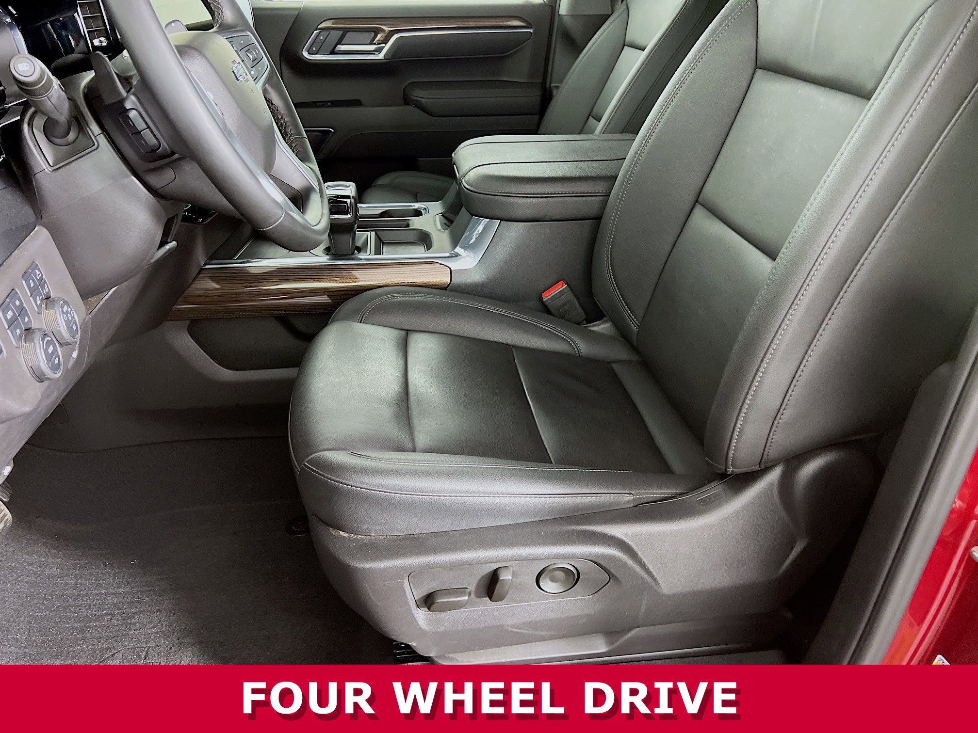 Used 2025 Chevrolet Silverado 1500 LT Trail Boss w/ LT Trail Boss Premium Package image 3