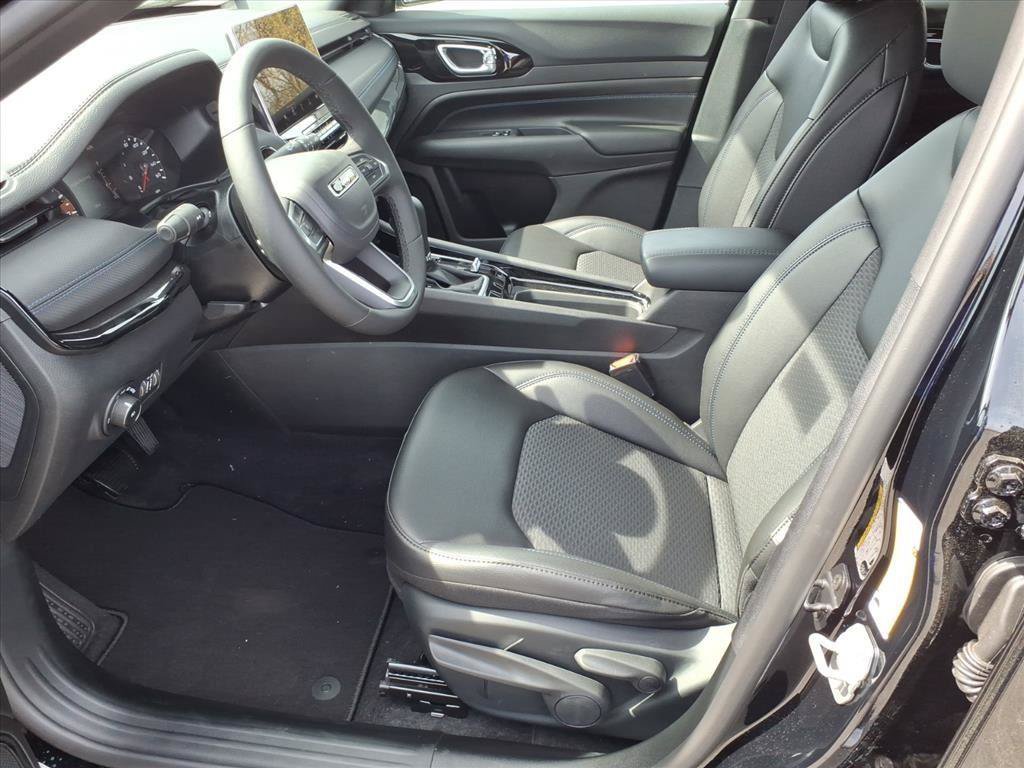 New 2026 Jeep Compass Latitude AWD/4WD image 3