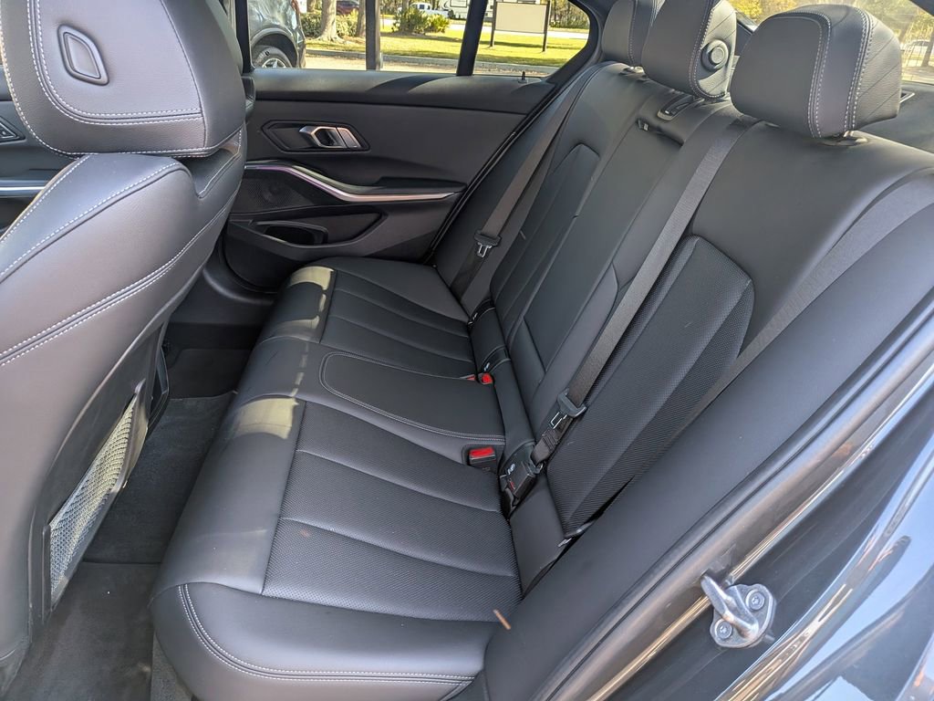 Used 2022 BMW 330i xDrive Sedan w/ M Sport Package image 13