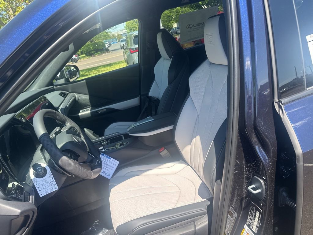 New 2026 Lexus TX 500h AWD image 7