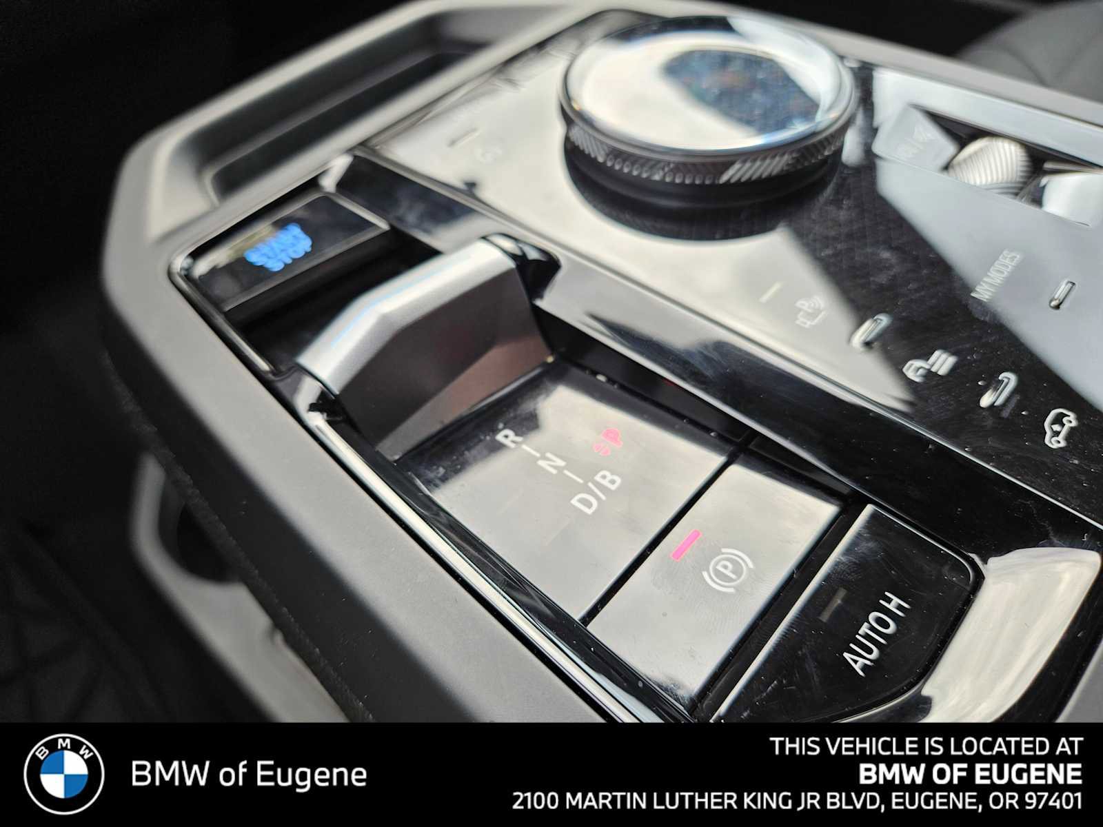 Used 2025 BMW iX M60 image 31