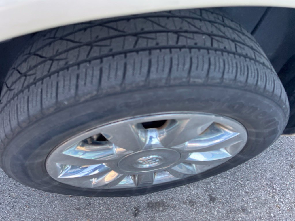 Used 2015 Buick Enclave Leather FWD image 11