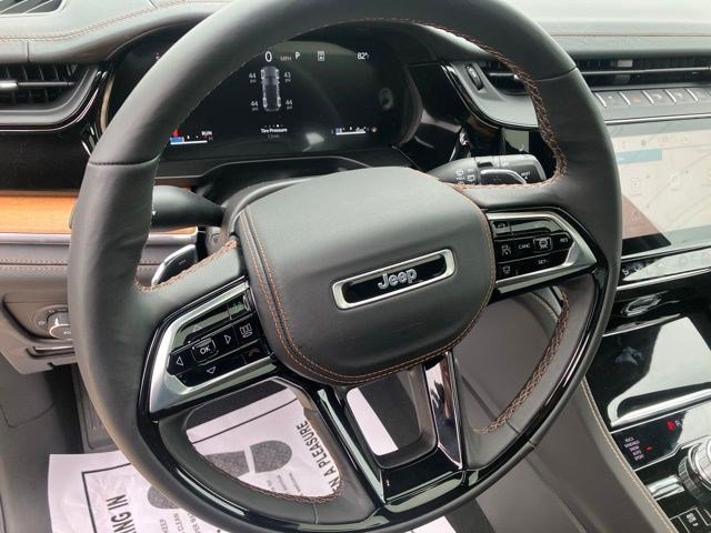 New 2026 Jeep Grand Cherokee Summit AWD/4WD image 15