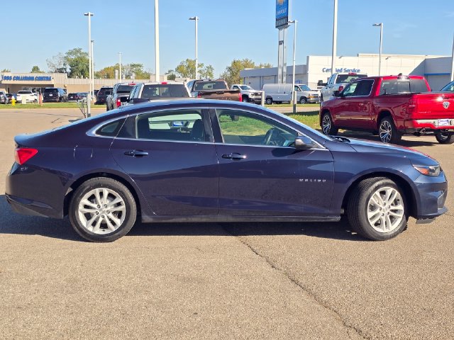 Used 2017 Chevrolet Malibu LT FWD image 23