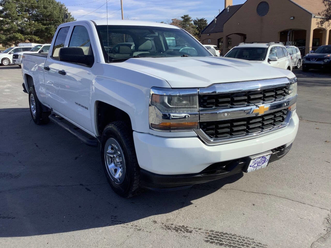 Used 2017 Chevrolet Silverado 1500 W/T w/ Trailering Package image 5