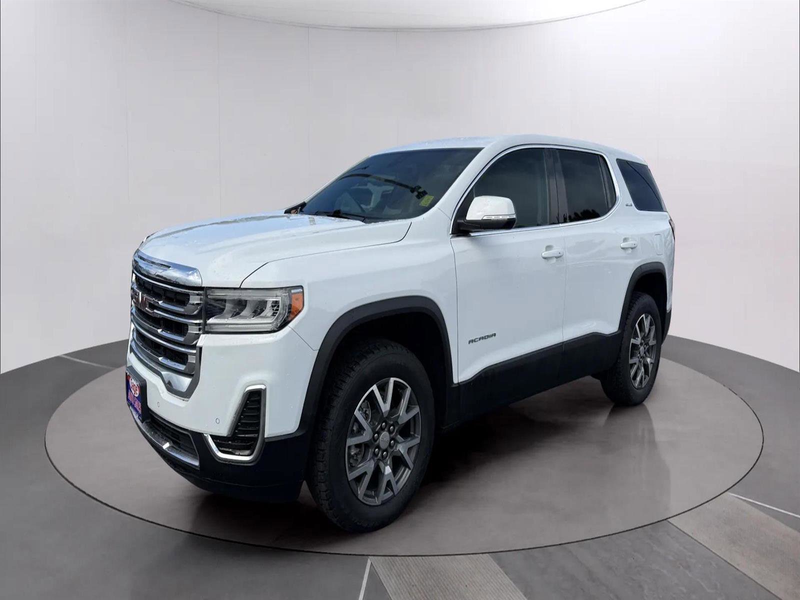 Used 2022 GMC Acadia SLE FWD image 1