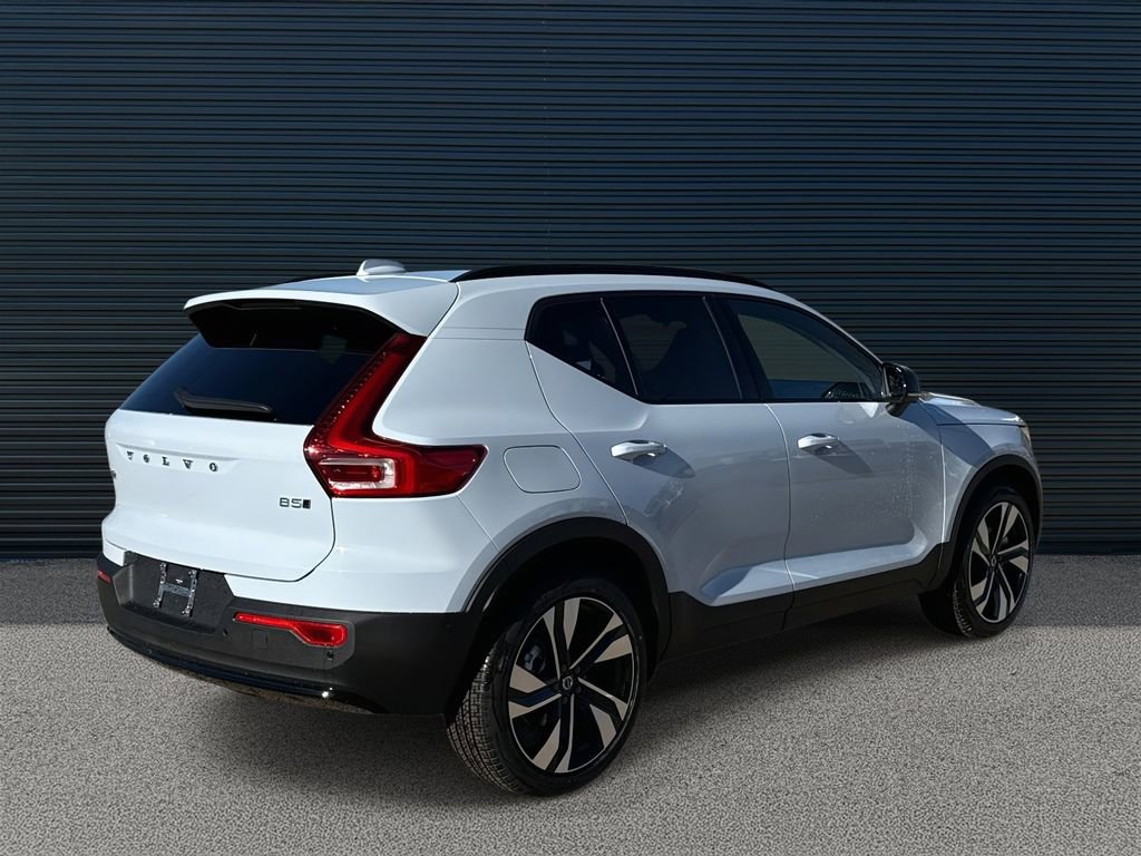 New 2026 Volvo XC40 B5 Ultra w/ Climate Package AWD/4WD image 5