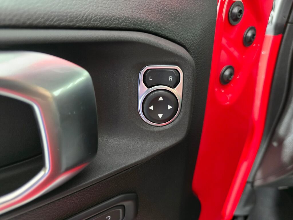 Used 2025 Jeep Wrangler Sport S image 20