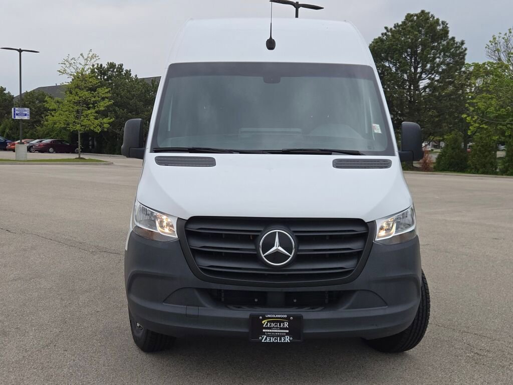 Used 2024 Mercedes-Benz eSprinter 170 Cargo image 4