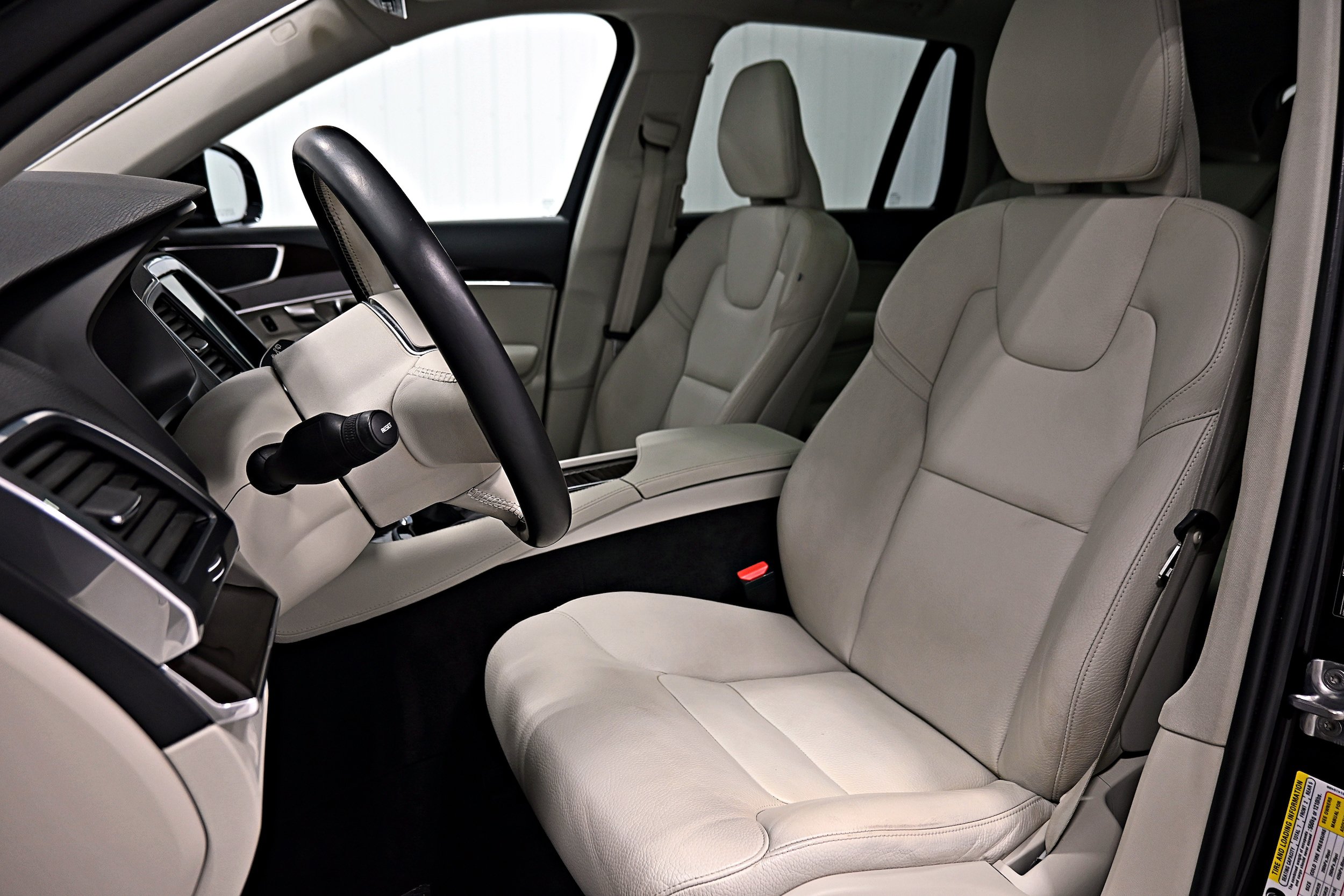 Used 2019 Volvo XC90 T6 Momentum w/ Advanced Package AWD/4WD image 5