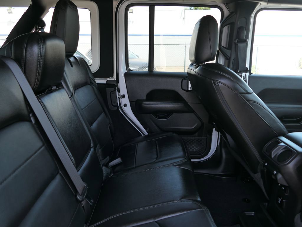 Used 2022 Jeep Wrangler Unlimited Sahara AWD/4WD image 23