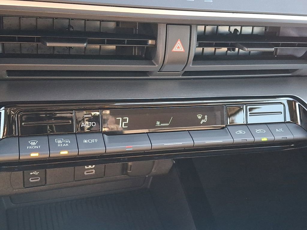 Used 2024 Toyota Prius LE image 17