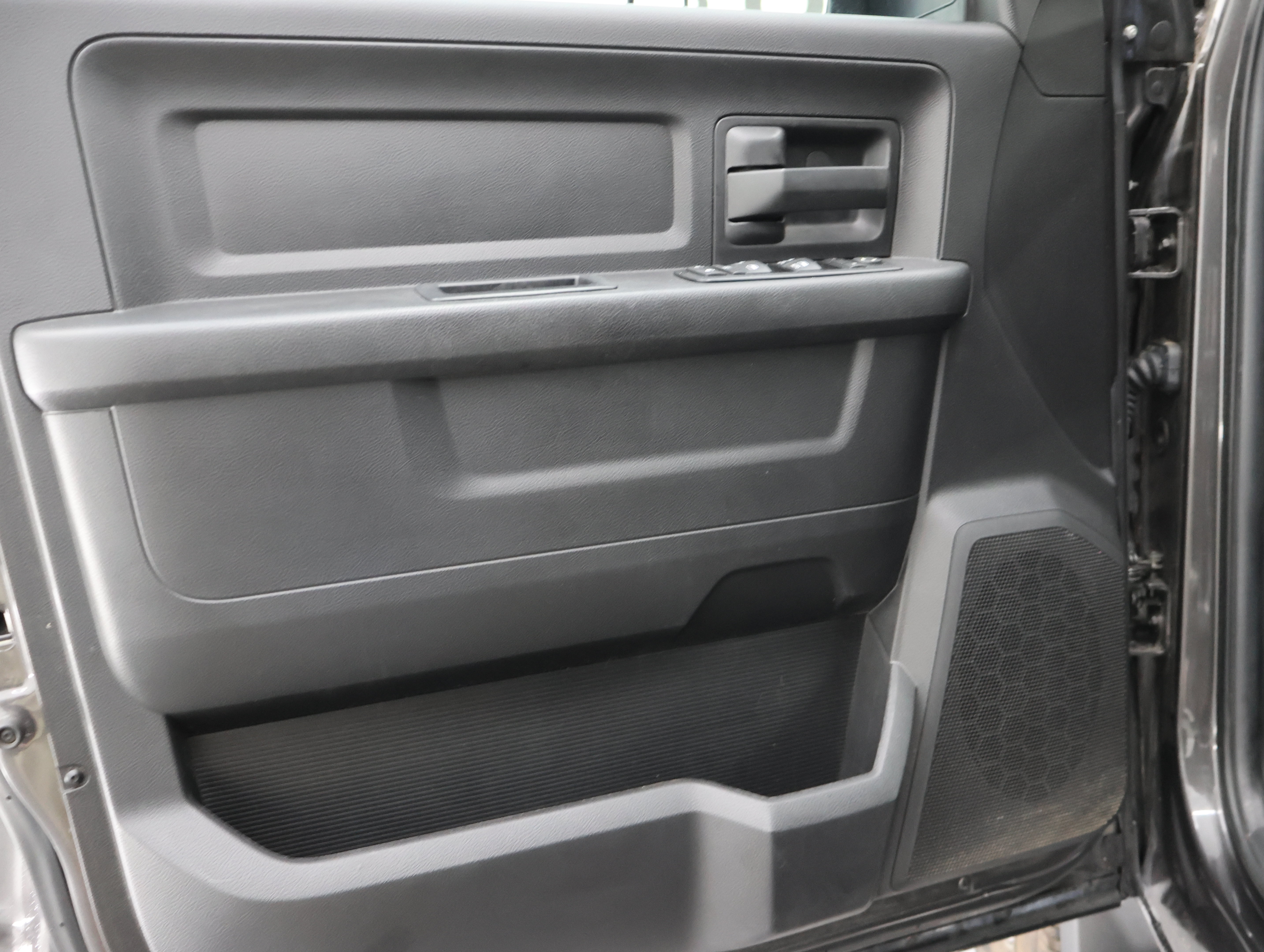 Used 2016 RAM 2500 Tradesman w/ Chrome Appearance Group AWD/4WD image 38