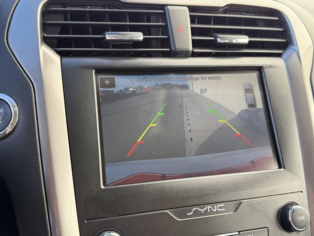 Used 2019 Ford Fusion SE image 22