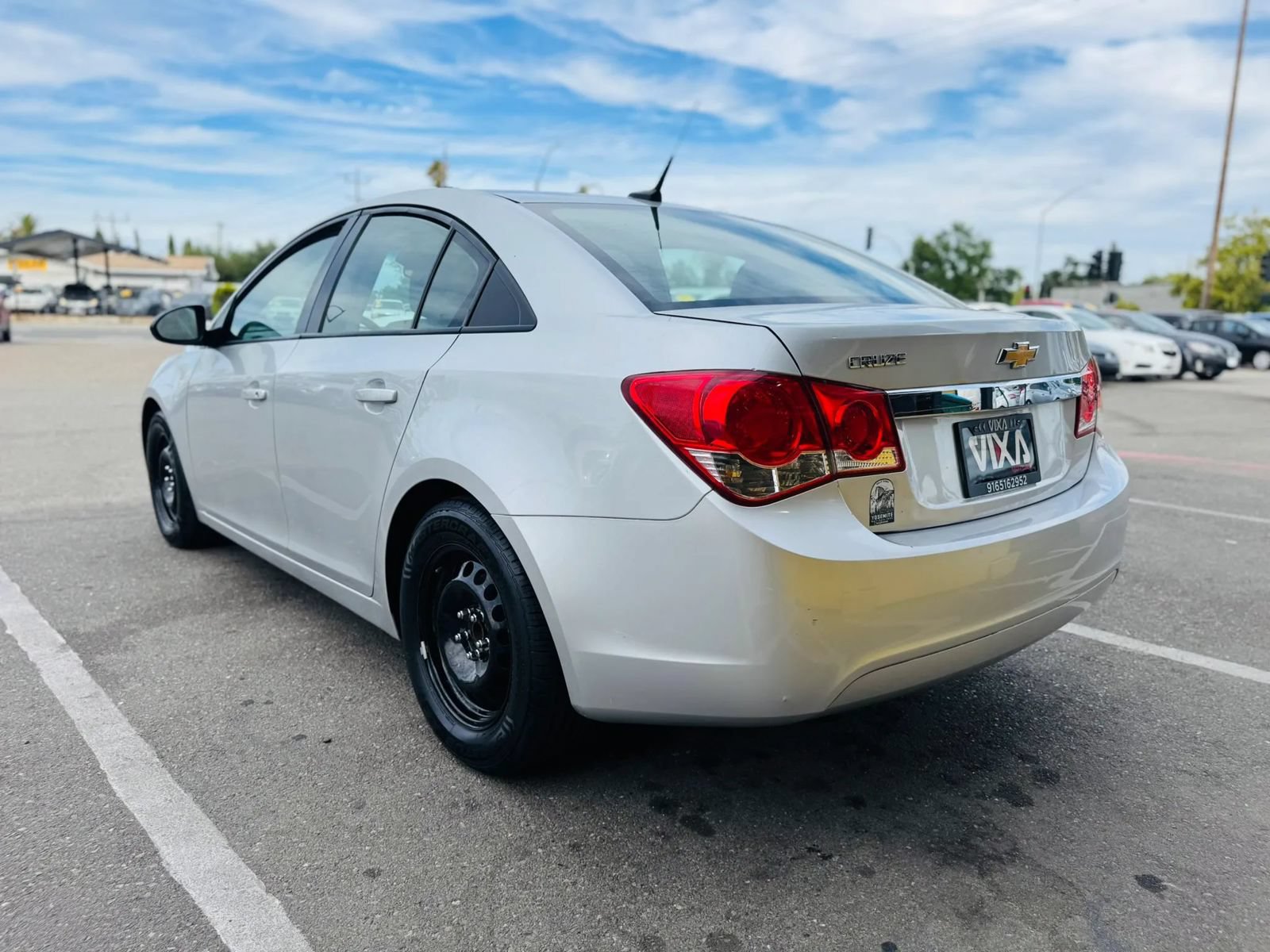 Used 2013 Chevrolet Cruze LS FWD image 7