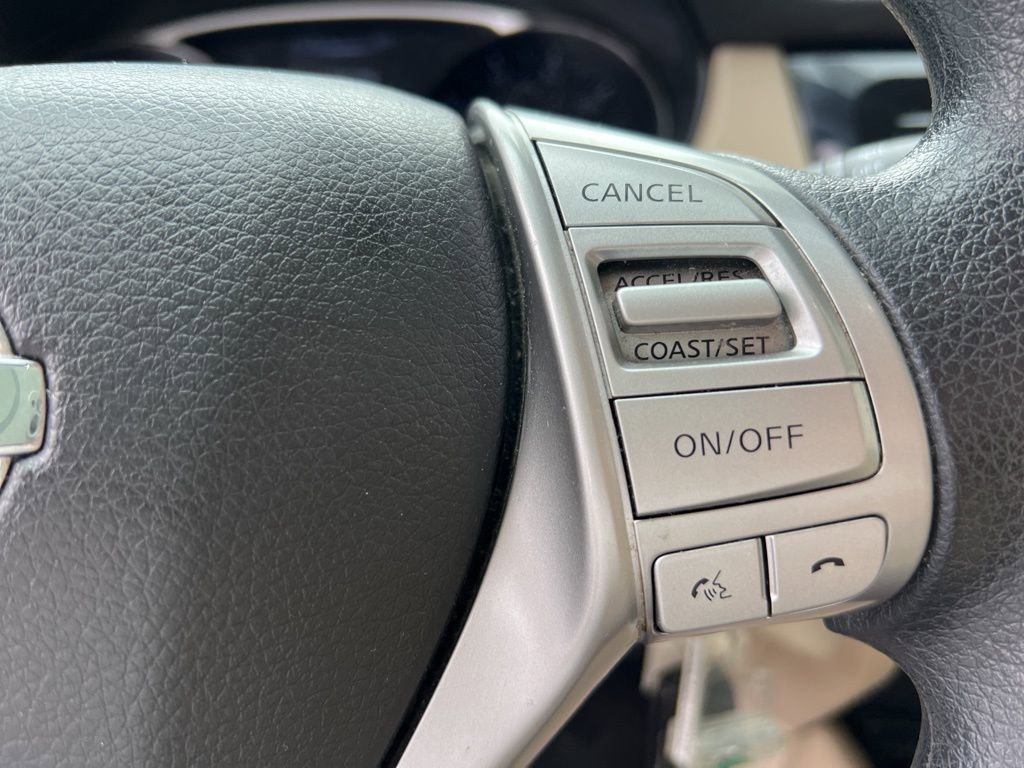 Used 2016 Nissan Rogue S image 15