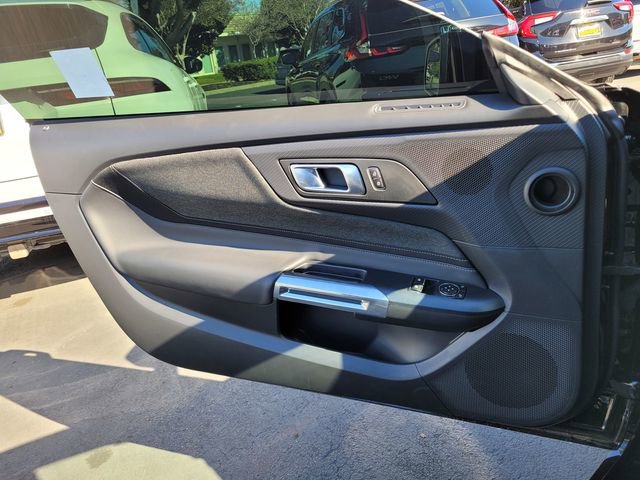 Used 2025 Ford Mustang Coupe image 30