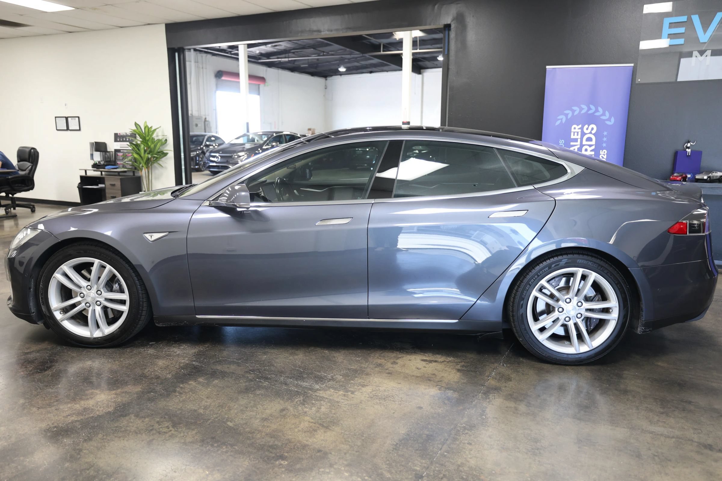 Used 2015 Tesla Model S 85D AWD/4WD image 11