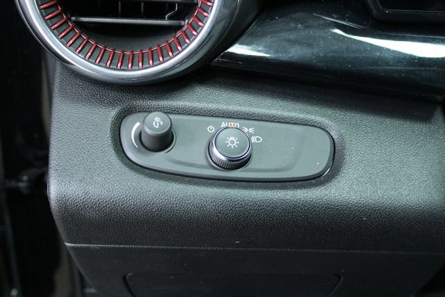 Used 2025 Chevrolet Trax RS FWD image 14