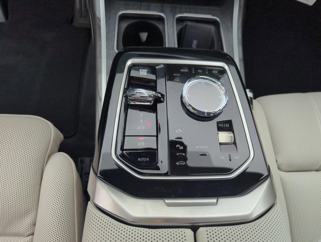 New 2025 BMW 760i xDrive w/ Executive Package image 21