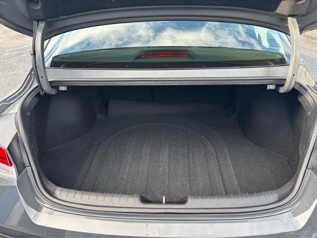 Used 2025 Hyundai Elantra SEL FWD image 13