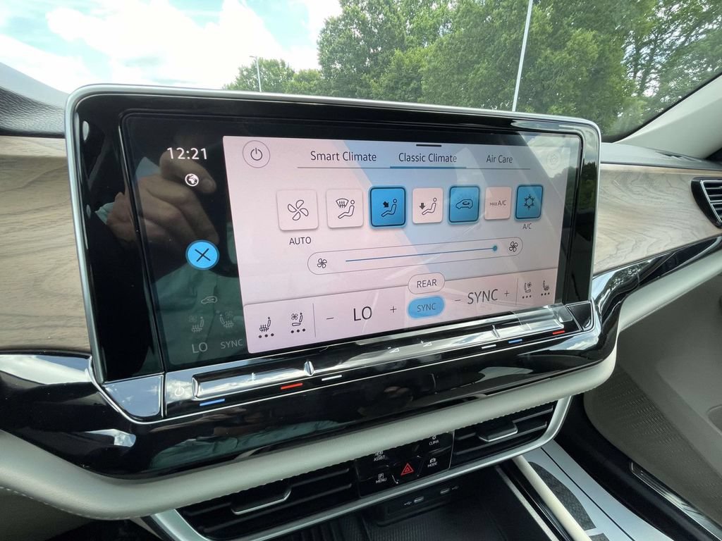 New 2026 Volkswagen Atlas SE FWD image 26