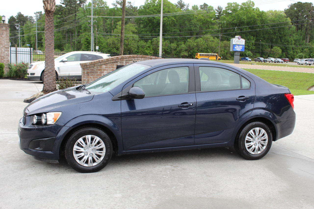 Used 2015 Chevrolet Sonic LS image 3
