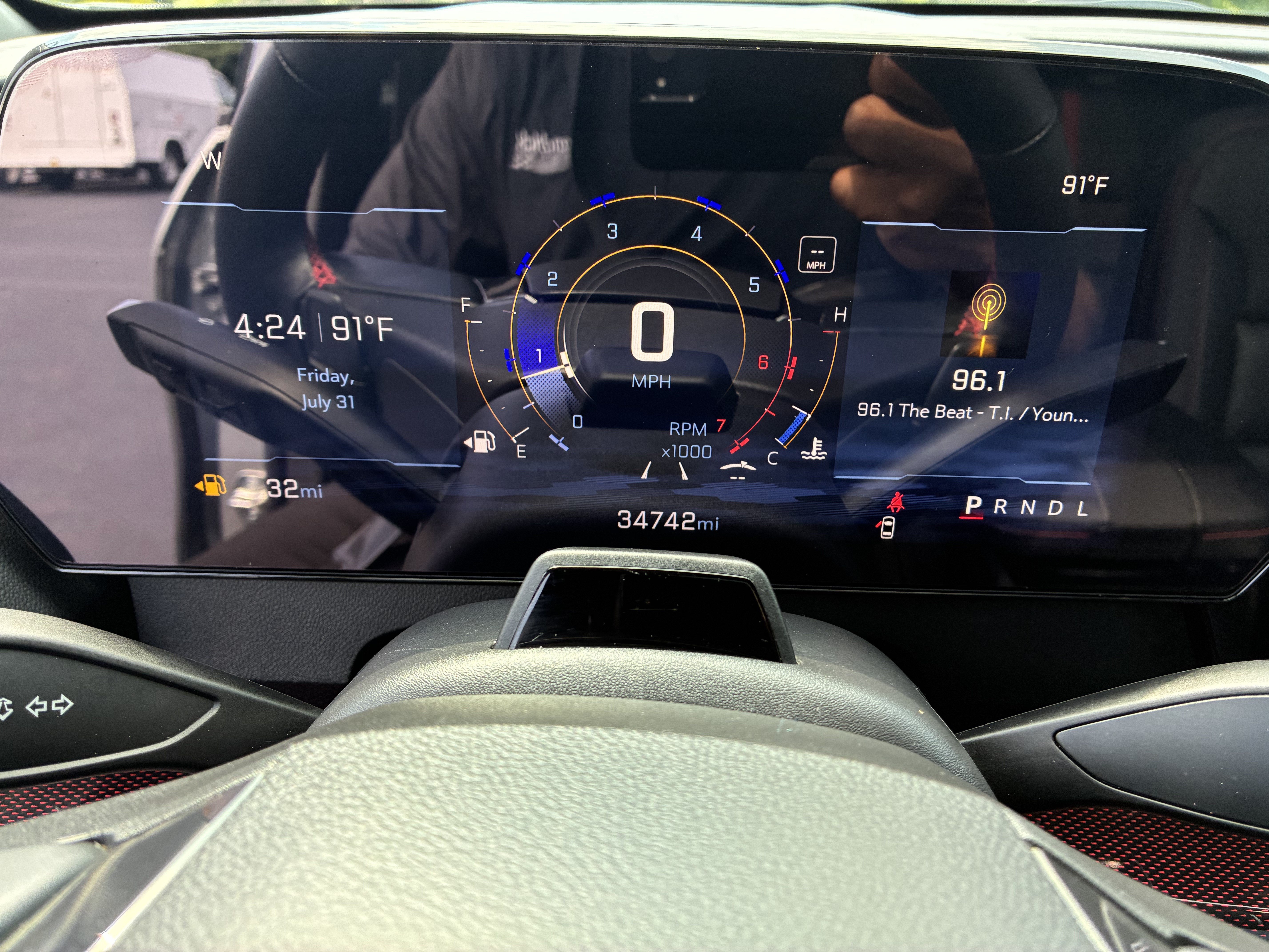 Used 2024 Chevrolet Traverse RS FWD image 33