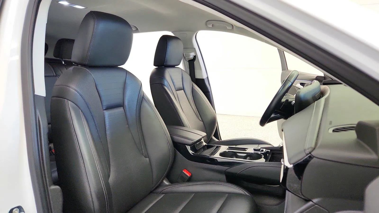 Used 2024 Buick Envision Preferred AWD/4WD image 32