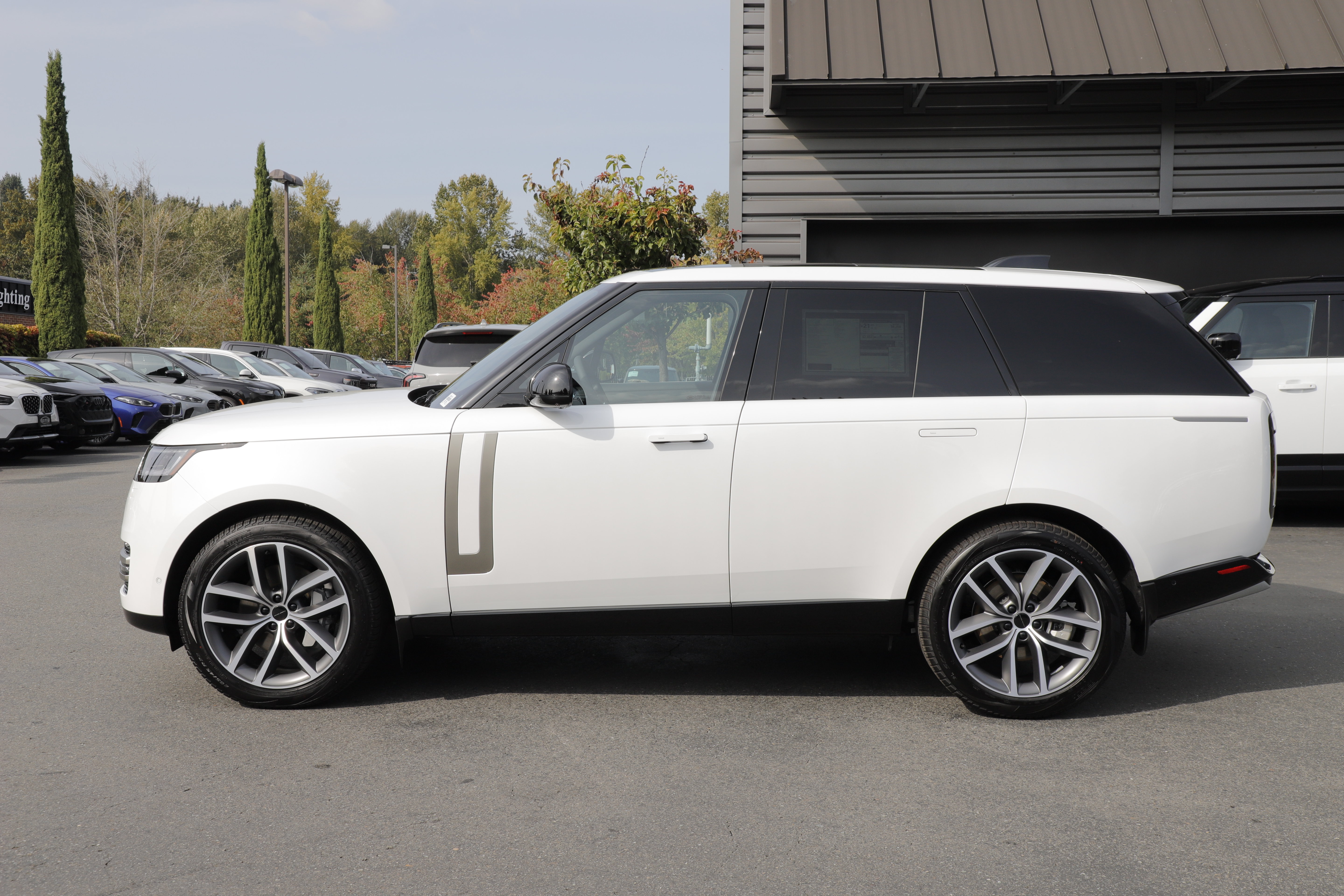 New 2026 Land Rover Range Rover SE AWD/4WD image 5