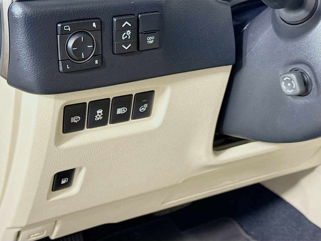 Certified 2022 Lexus GX 460 Premium w/ Premium Plus Package AWD/4WD image 10