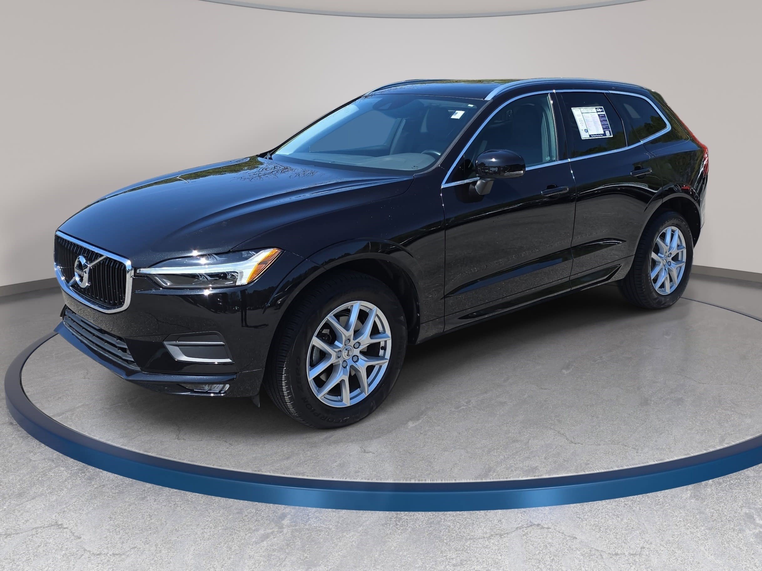 Used 2021 Volvo XC60 T5 Momentum image 1