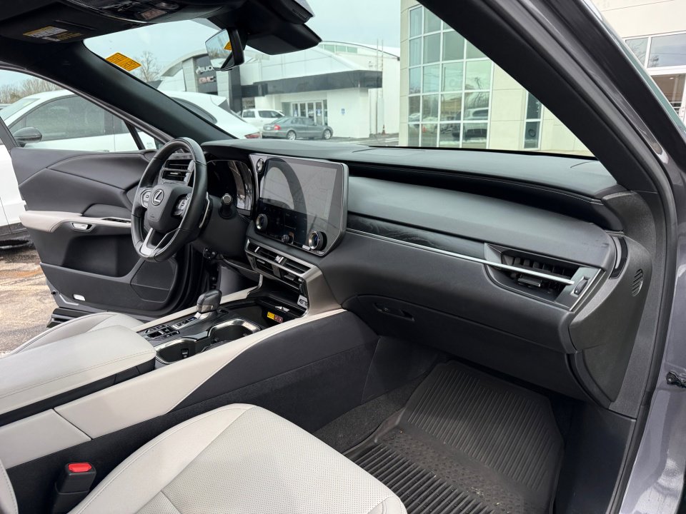 Used 2023 Lexus RX 350h w/ Cold Area Package AWD/4WD image 29