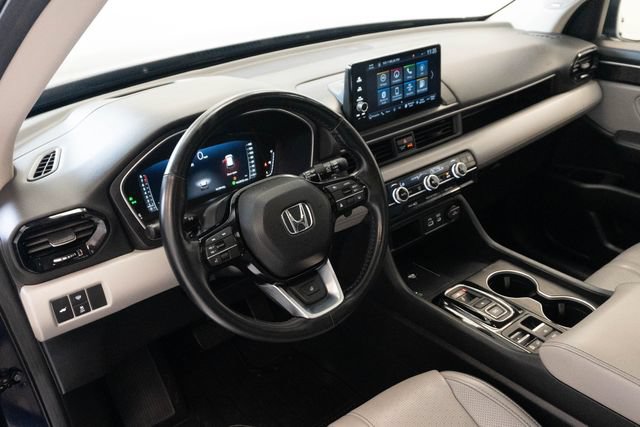 Used 2025 Honda Pilot Elite image 4