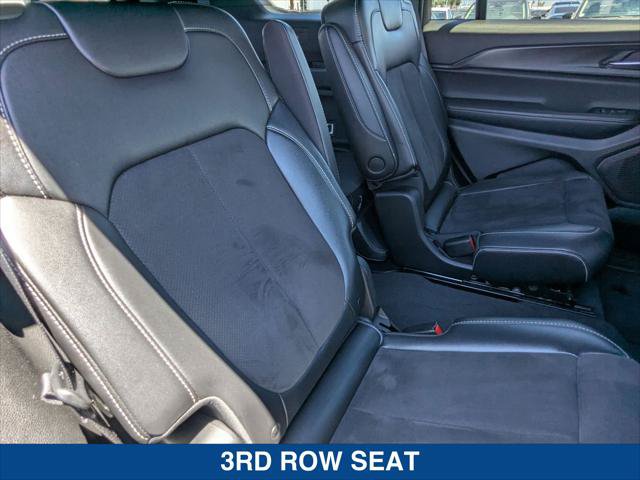 Used 2024 Jeep Grand Cherokee L Laredo AWD/4WD image 22