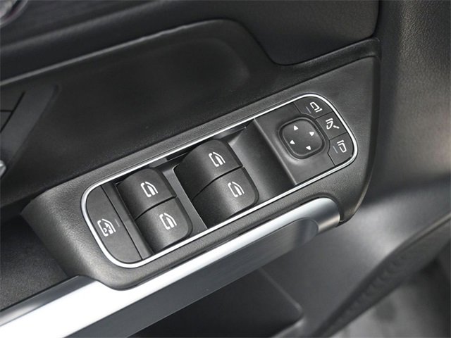 New 2025 Mercedes-Benz GLB 250 image 13